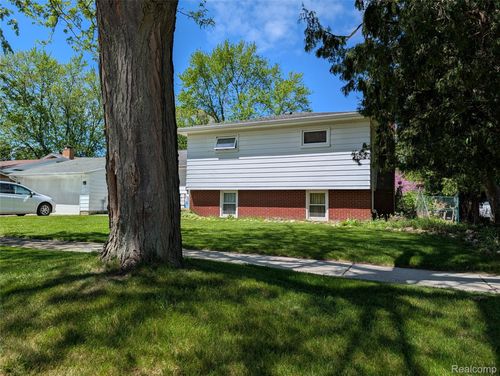 219 W Butler St, Bad Axe, MI, 48413-1006 | Card Image