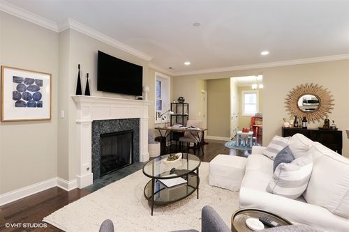 unit-3-703 Melrose St, Chicago, IL, 60657-7233 | Card Image