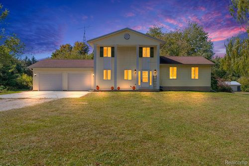 3052 Kingston Rd, Kingston, MI, 48741-9706 | Card Image