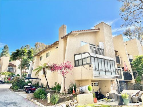 82 Avalon Terrace Rd, Avalon, CA, 90704-2825 | Card Image