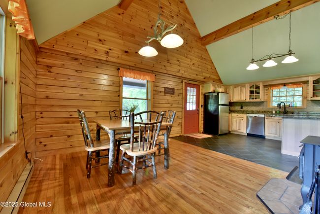 1370 Dining | Image 30