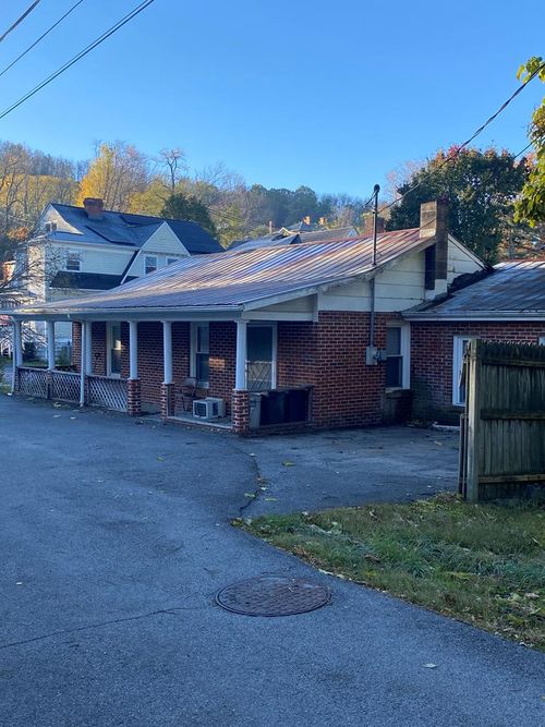 133 Wausau St, Tazewell, VA, 24651-1308 | Card Image