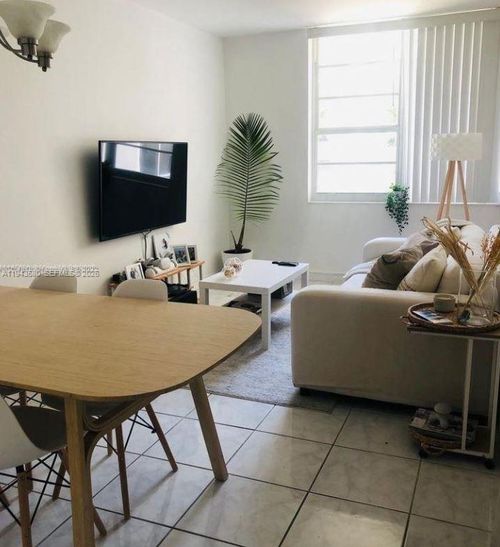 524-100 Lincoln Rd, Miami Beach, FL, 33139-2013 | Card Image