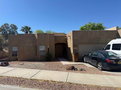 2220 Dakota Dr, Las Cruces, NM, 88011-8107 | Card Image