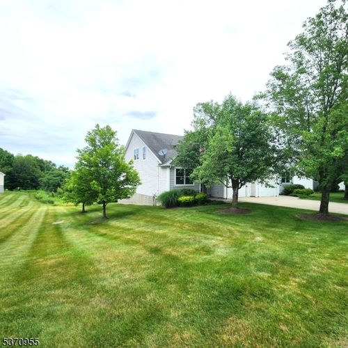 37 Fairchild Ln, Sussex, NJ, 07461-3342 | Card Image