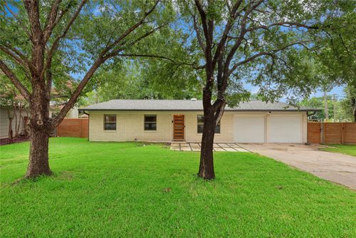8601 Winding Walk, Austin, TX, 78757-6925 | Card Image