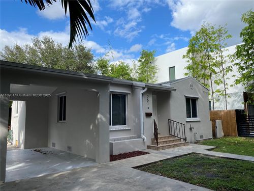 251 Nw 41st St, Miami, FL, 33127-2827 | Card Image