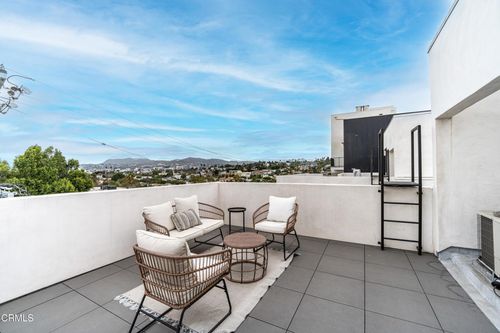 3226 Robinson Ln, Los Angeles, CA, 90026-7299 | Card Image