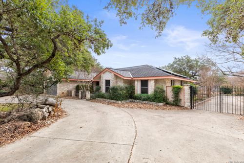 19611 Encino Way, San Antonio, TX, 78259-2327 | Card Image