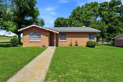 101 Glenhaven Dr, Azle, TX, 76020-3621 | Card Image