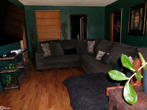 500 N Cedar St, Creston, IA, 50801-2607 | Card Image