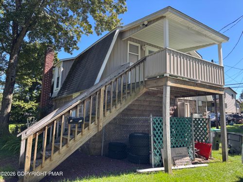 621 Hemlock St, WHITE HAVEN, PA, 18661-1011 | Card Image