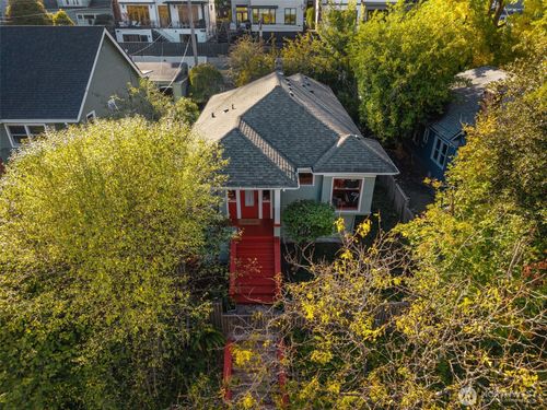 809 23rd Ave E, Seattle, WA, 98112-4103 | Card Image