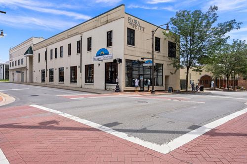 90 N Main St, HARRISONBURG, VA, 22802-3713 | Card Image