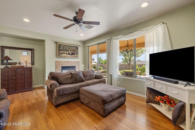 Living Room | Image 15