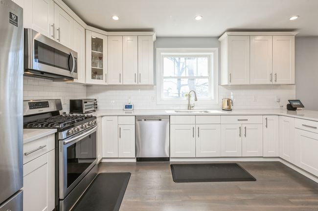 A - 20 Lower Rocks Ln, Condo with 3 bedrooms, 3 bathrooms and null parking in Norwalk CT | Image 6