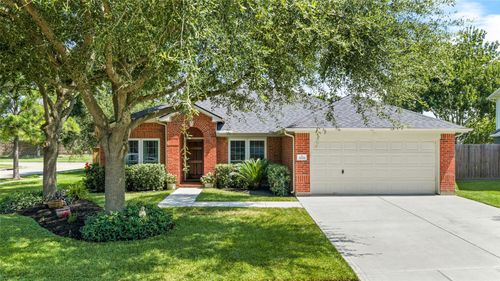 3001 Meadow Bay Dr, Dickinson, TX, 77539-6230 | Card Image