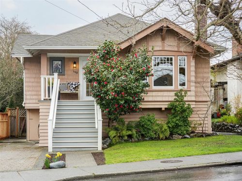 435 Richmond Ave, Victoria, BC, V8S3Y3 | Card Image