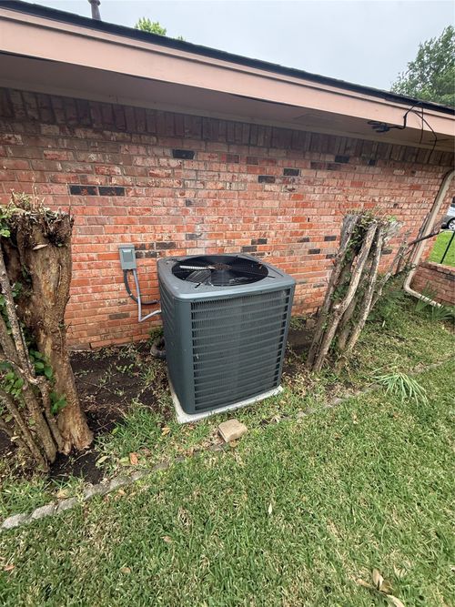 1209 Hanna Cir, Desoto, TX, 75115-3105 | Card Image