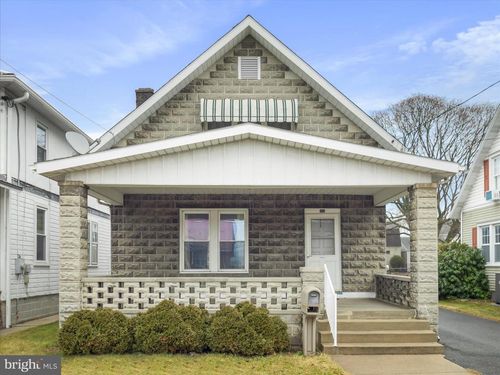 452 S 4th St, CHAMBERSBURG, PA, 17201-3413 | Card Image