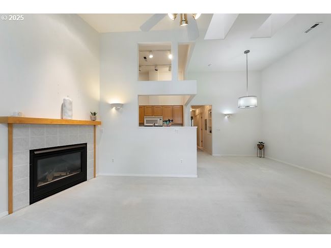 Living Room/Dining Room | Image 10