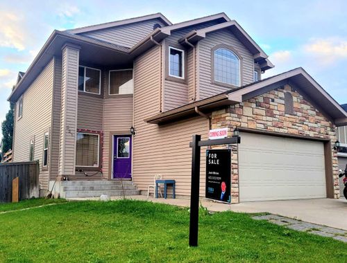 321 Crystal Shores View, Okotoks, AB, T1S2H9 | Card Image