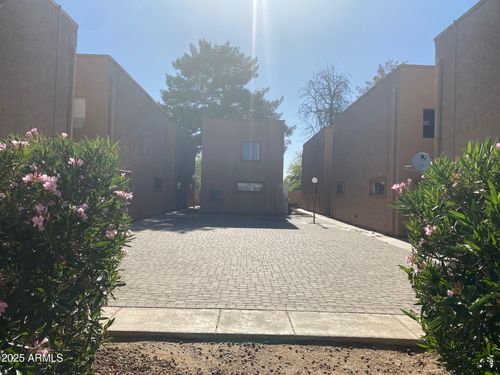 12-6302 N 64th Dr, Glendale, AZ, 85301-4378 | Card Image