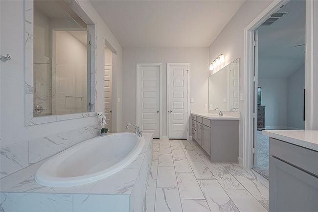 29042 Hauter Way, House other with 4 bedrooms, 4 bathrooms and 3 parking in Fulshear TX | Image 44
