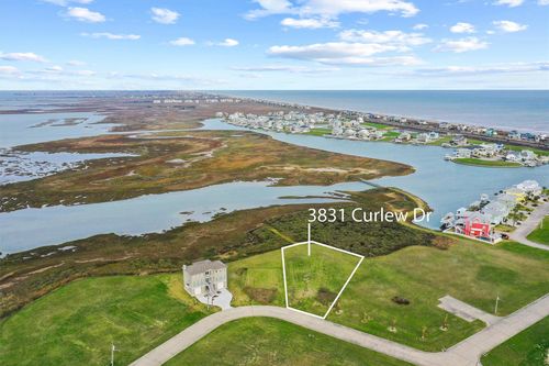 3831 Curlew Dr, Galveston, TX, 77554 | Card Image