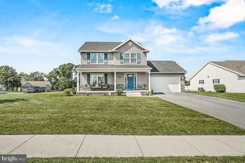 385 Bluebird Trl, GREENCASTLE, PA, 17225-1579 | Card Image