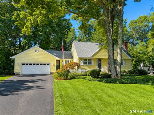 17 Marion Dr, East Lyme, CT, 06333-1524 | Card Image