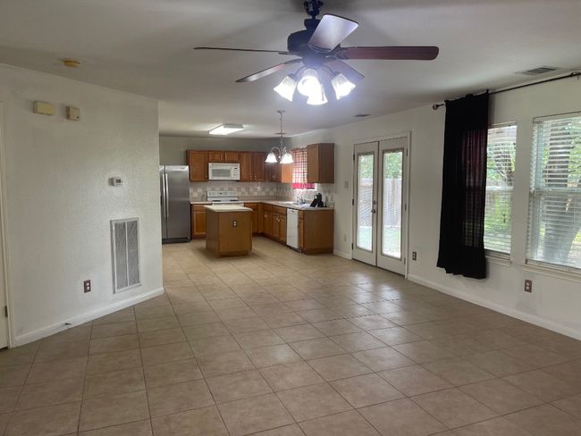 1427 Newbury St, House other with 4 bedrooms, 3 bathrooms and 4 parking in Georgetown TX | Image 6