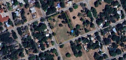218 De Witt St, Gonzales, TX, 78629-4208 | Card Image