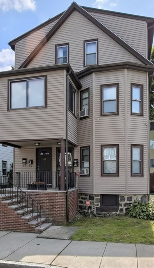 62 Madison Ave, Everett, MA, 02149-5411 | Card Image