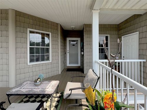 2860 Whispering Shores Dr, Vermilion, OH, 44089-2588 | Card Image