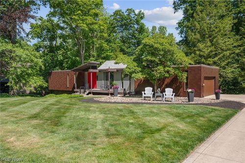 9339 Canterbury Ln, Mentor, OH, 44060-6406 | Card Image