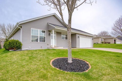 221 Pioneer Drive, Johnson Creek, WI, 53038 | Card Image