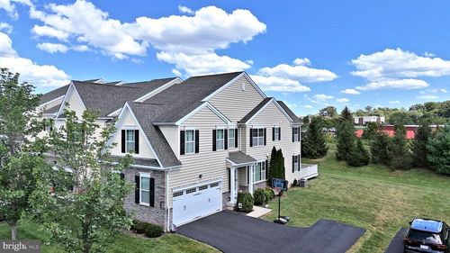 2007 Pleasant Valley Dr, LANSDALE, PA, 19446-4461 | Card Image