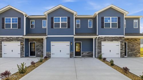 3792 Wyatt Way, Kodak, TN, 37764-5075 | Card Image