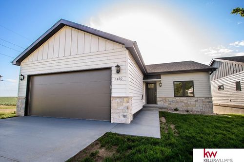 1450 Montana St, Superior, NE, 68978-1041 | Card Image