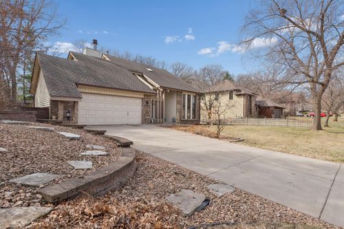 2248 James St, Eagan, MN, 55122-2336 | Card Image