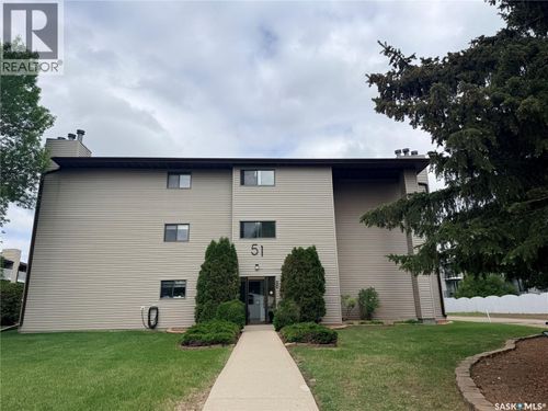 201-51 Wood Lily Dr, Moose Jaw, SK, S6J1H1 | Card Image