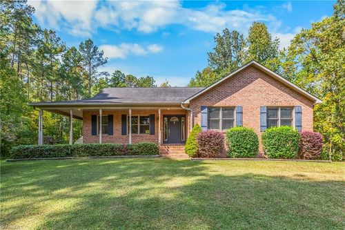 7150 Belews Run Rd, Walnut Cove, NC, 27052-9634 | Card Image