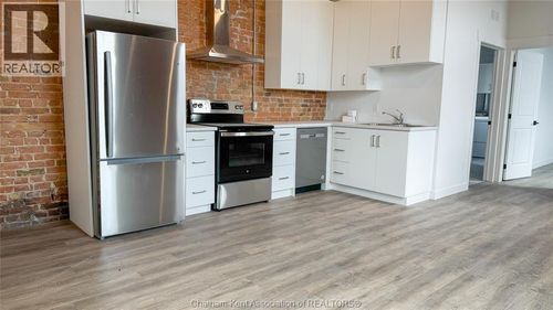 202-164 King St W, Chatham, ON, N7M1E3 | Card Image