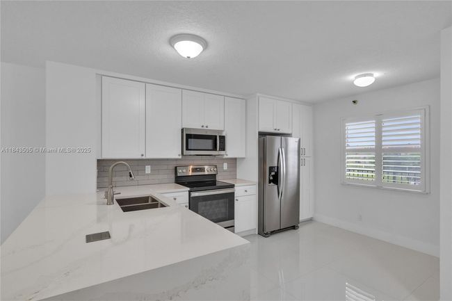 APT-503 - 2217 Cypress Island Dr, Condo with 2 bedrooms, 2 bathrooms and null parking in Pompano Beach FL | Image 7