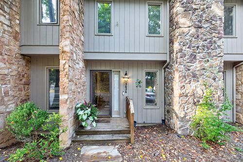 3434 Stonehenge Sq, Roanoke, VA, 24018-5038 | Card Image