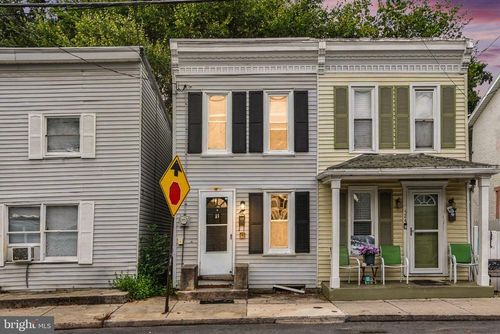 422 N West St, CARLISLE, PA, 17013-1962 | Card Image