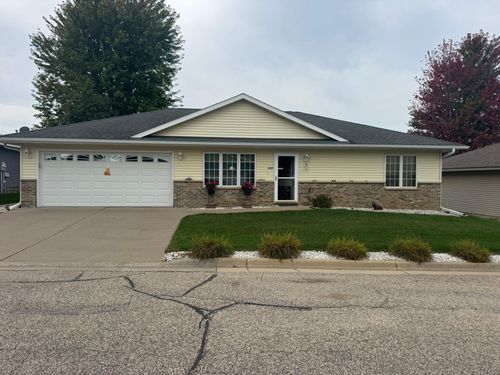 580 Zumbrota Ave, Zumbrota, MN, 55992-5147 | Card Image