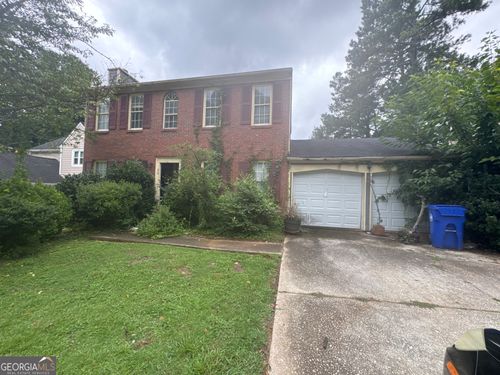 585 Woodcrest Manor Dr, Stone Mountain, GA, 30083-6100 | Card Image