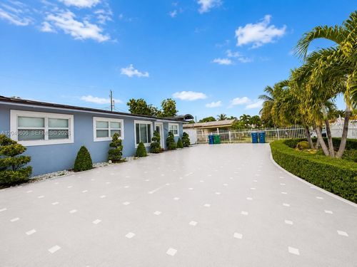 17370 Nw 52nd Pl, Miami Gardens, FL, 33055-4070 | Card Image